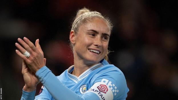 Steph Houghton claps the Manchester City fans